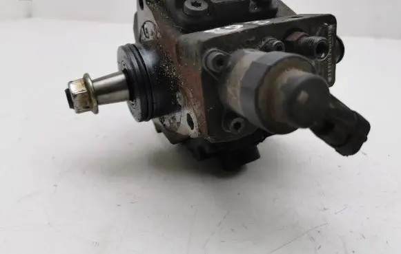 Hyundai i40 Fuel injection high pressure pump 045010206 331002A420
