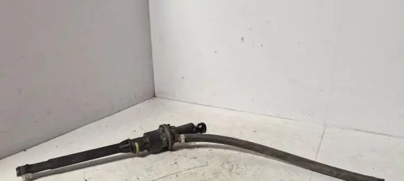 Peugeot 207 CC Clutch master cylinder 9683162980