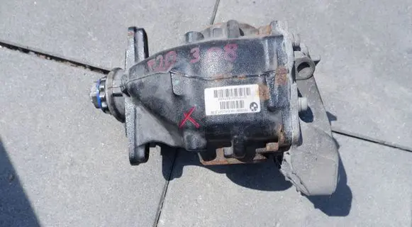 BMW 1 F20 F21 Rear differential 7605591 EAU321308