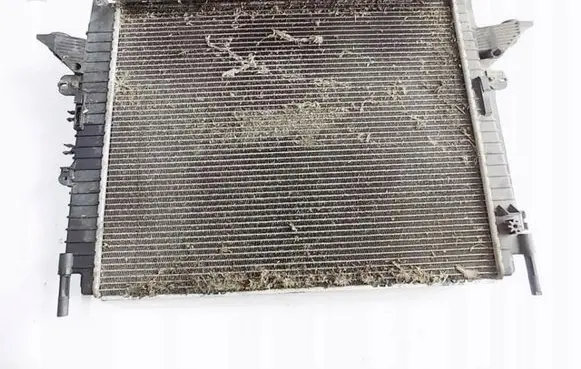 Land Rover Discovery 3 - LR3 Coolant radiator