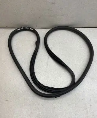 Volvo V60 Front door rubber seal 893991