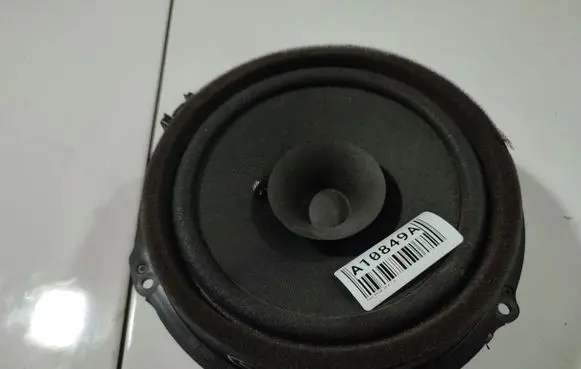Ford Focus Front door speaker AA6T18808CA