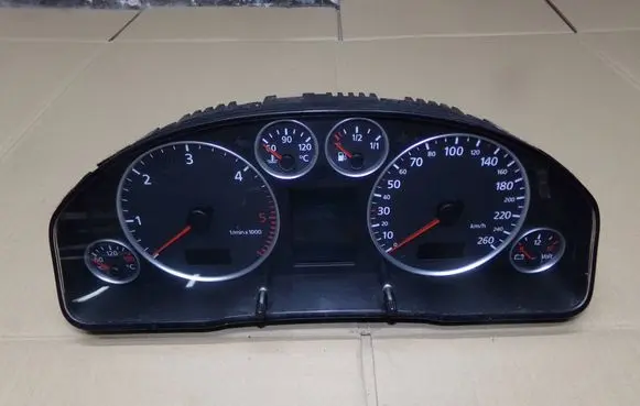 Audi A6 S6 C5 4B Speedometer (instrument cluster) 4B0920933M