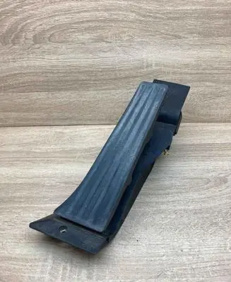 BMW X3 E83 Accelerator throttle pedal 6772645 25916010 WithPlug