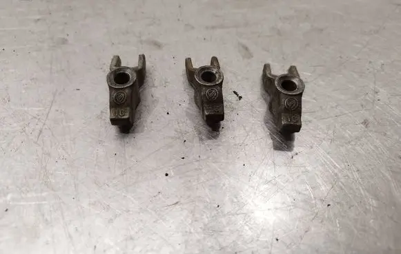 Opel Insignia A Fuel Injector clamp holder
