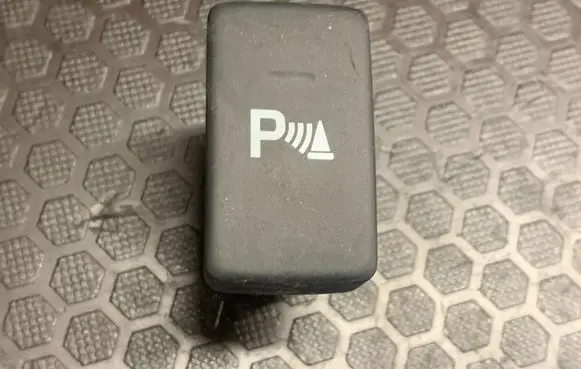 Honda CR-V Parking (PDC) sensor switch M24985 M424985