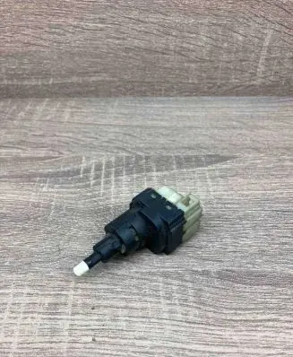 Audi A4 S4 B6 8E 8H Brake pedal sensor switch 1K2945511
