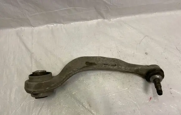 BMW 5 G30 G31 Front lower control arm/wishbone 6861166