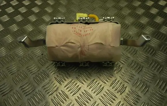Toyota Corolla E160 E170 Passenger airbag 8214002390 M3552
