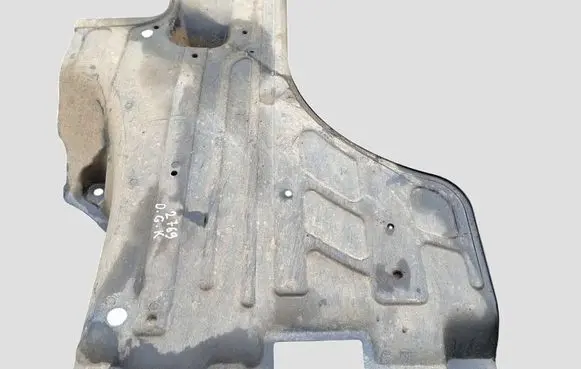 Volvo V60 Engine splash shield/under tray
