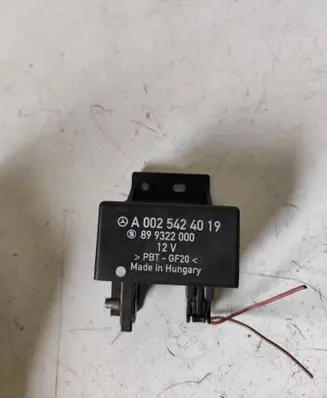 Mercedes-Benz Sprinter W906 Glow plug pre-heat relay A0025424019 899322000
