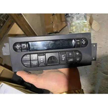 Chrysler Pacifica Climate control unit 12245939 01401909 P05005080AA