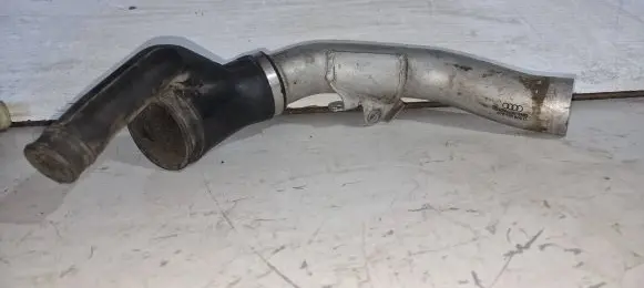Audi A6 Allroad C5 Turbo air intake inlet pipe/hose 078133241C 078133609