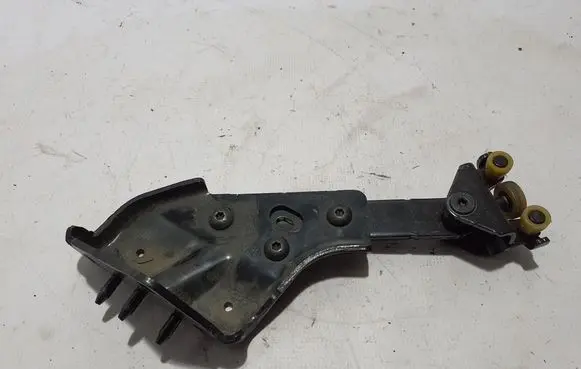 Mercedes-Benz Citan II W420 Sliding door lower roller guide/hinge 745966766R