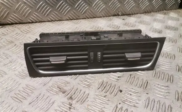 Audi A4 S4 B8 8K Dash center air vent grill 8t2820951b