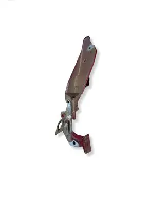 Citroen C4 II Picasso Fender mounting bracket 016690F05