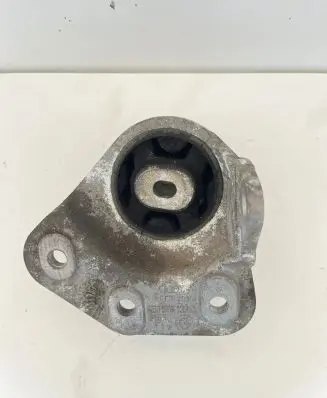 Audi A8 S8 D3 4E Rear differential mounting bracket 4E0599133C