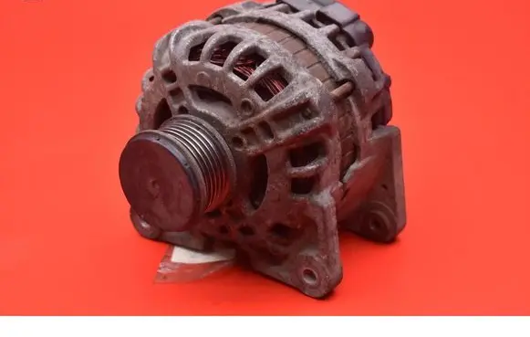 Dacia Dokker Generator/alternator 231001956R
