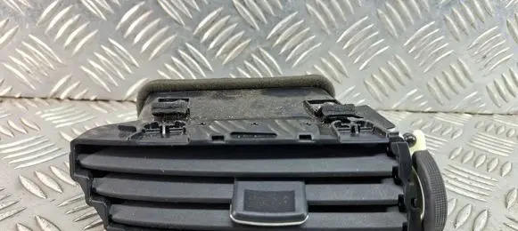 Nissan X-Trail T32 Dash center air vent grill 687504BA0A