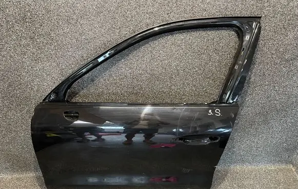 Porsche Cayenne (9Y0 9Y3) Front door 9Y0831311D