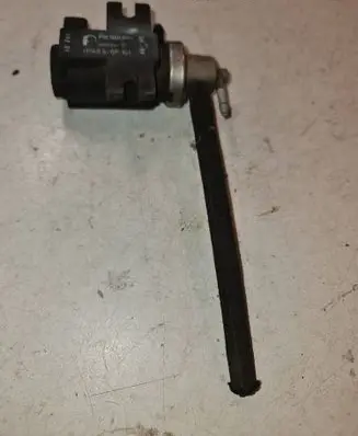 Volkswagen Golf I Turbo solenoid valve 1H0906627 99158 68201