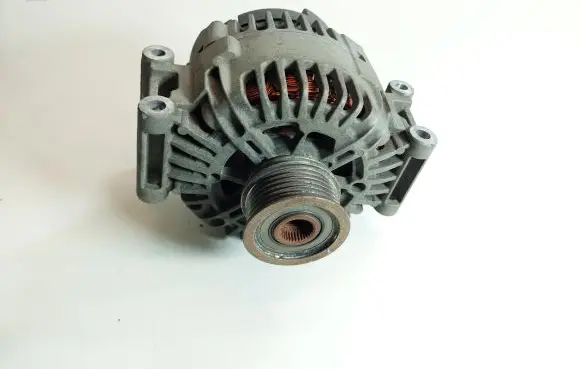 Audi A4 S4 B7 8E 8H Generator/alternator 06D903016