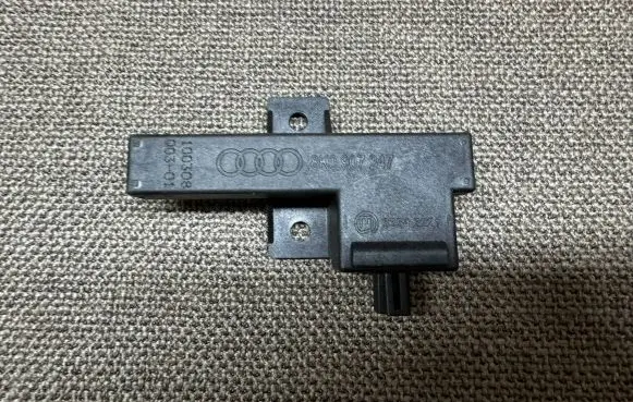Audi A4 S4 B8 8K Keyless (KESSY) go control unit/module 8K0907247 33542221