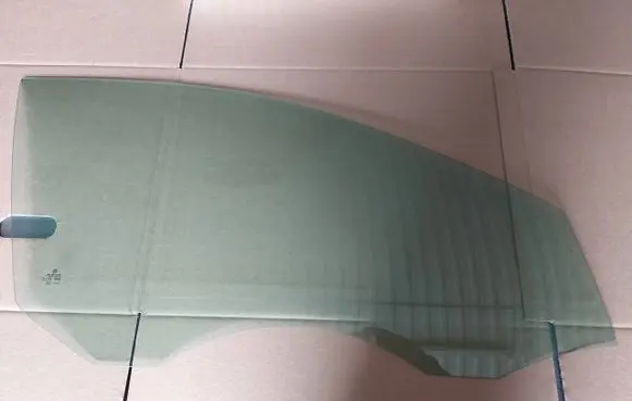 Volkswagen Jetta VI Front door window glass four-door 43R004585 E000214