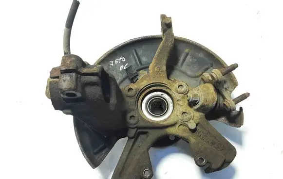 Volkswagen Jetta III Front wheel hub 