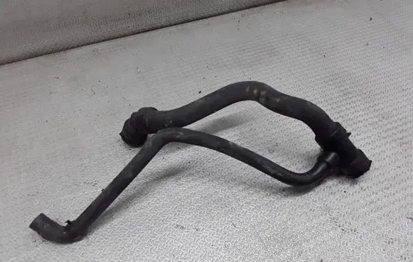 Volkswagen PASSAT B5.5 Engine coolant pipe/hose 4B0121049S