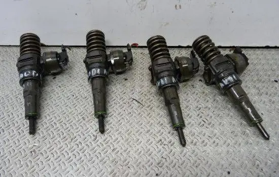 Audi A4 S4 B6 8E 8H Fuel injector 038130073AG