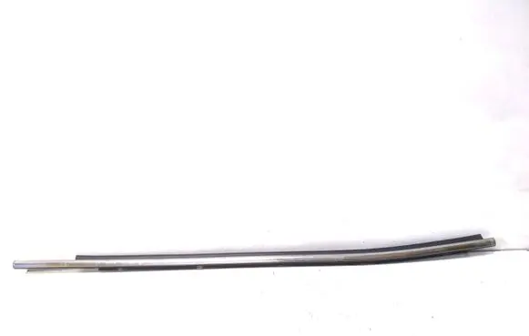 Toyota Hilux (AN120, AN130) Front door glass trim molding 