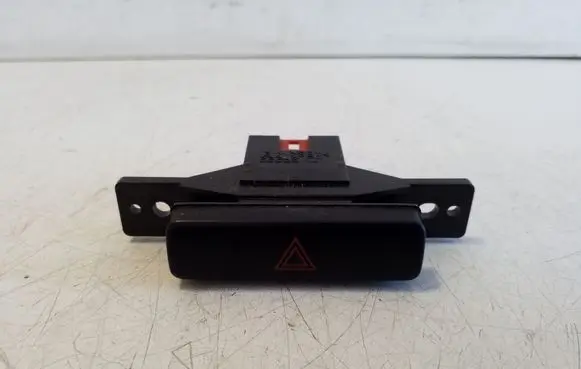 Suzuki Grand Vitara II Hazard light switch 5Y01