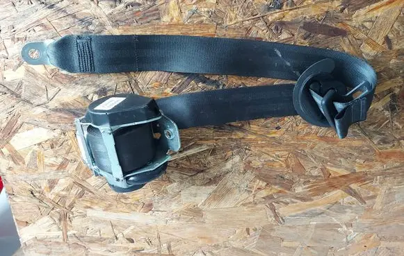 Volkswagen Golf VI Front seatbelt 1K4857706BH