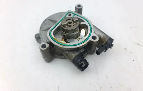 Ford Kuga III Vacuum pump HX7G2A451BA