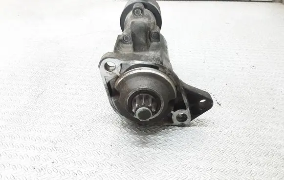 Volkswagen Golf IV Starter motor 0001121006