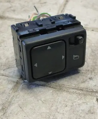 Nissan Note (E11) Wing mirror switch