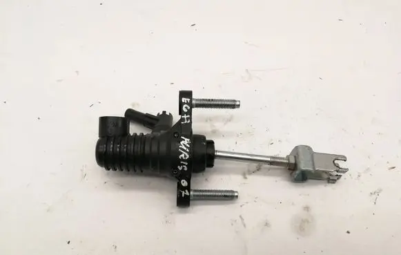 Toyota Auris 150 Clutch slave cylinder 