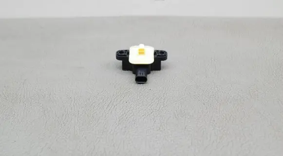 Mercedes-Benz B W246 W242 Airbag deployment crash/impact sensor A1668210351