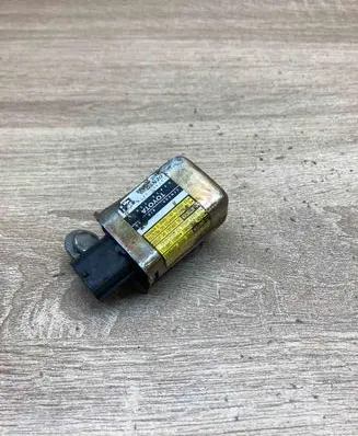 Toyota Corolla Verso E121 Airbag deployment crash/impact sensor 1879000270 89830