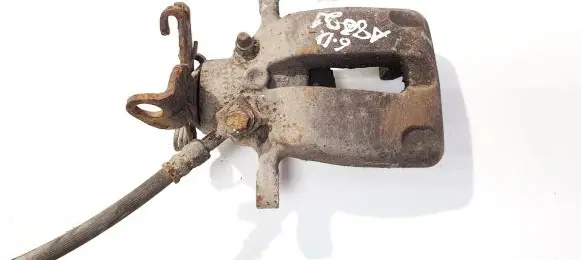 Opel Insignia A Rear brake caliper
