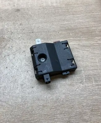 BMW 3 E90 E91 Aerial antenna amplifier 9141491