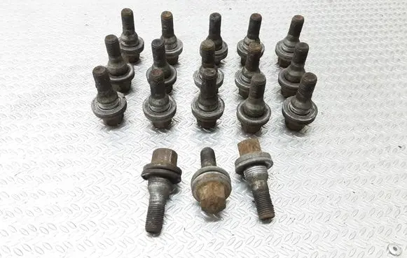 Dodge Avenger Nuts/bolts 
