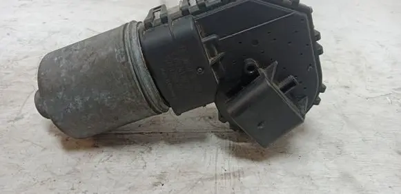 Ford Mondeo Mk III Wiper motor 1S7117508AD 0390241702