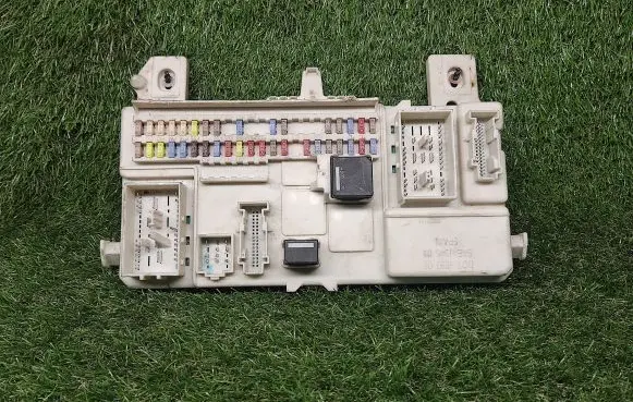 Volvo C30 Power management control unit 31254903