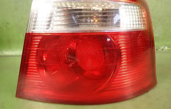 KIA Carens II Rear/tail lights