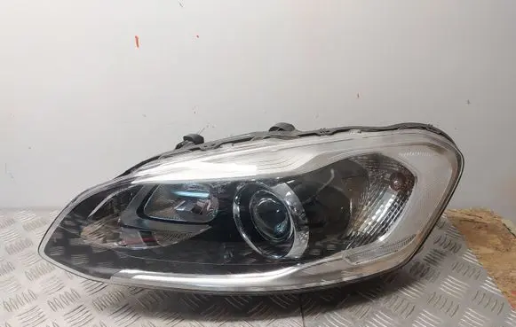 Volvo XC60 Headlight/headlamp 31420257