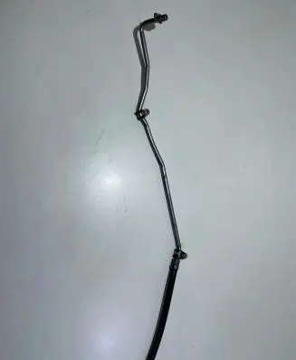 Gearbox oil cooler pipe/hose