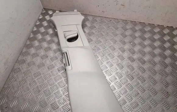 Volvo XC60 (B) pillar trim (top) 32314856
