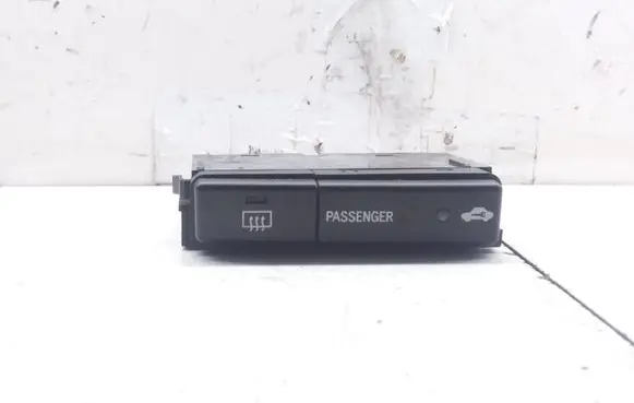 Toyota Avensis T250 Windscreen/window heater switch 8479005130